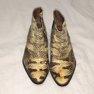 Men’s genuine snake skin boots size 10.